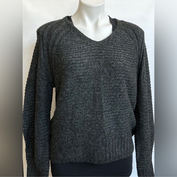 NWT. 3 Sweaters Bundle Pull Over X-SMALL - Picture 3 of 10